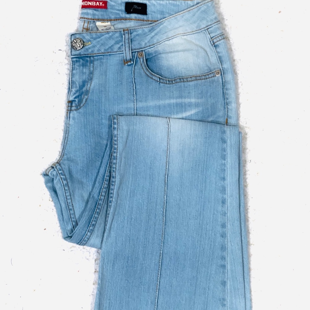 UNIONBAY Flare Cropped Lightwashed Jeans size 13